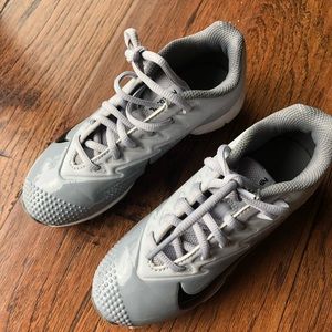 Size 1.5 Boy’s Nike Baseball Cleats